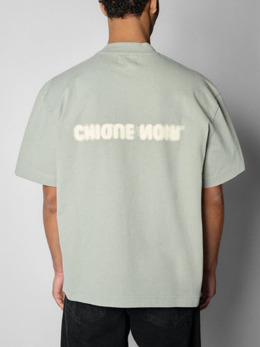 CHIC NOIR BLURRY LOGO TEE WROUGHT IRON 